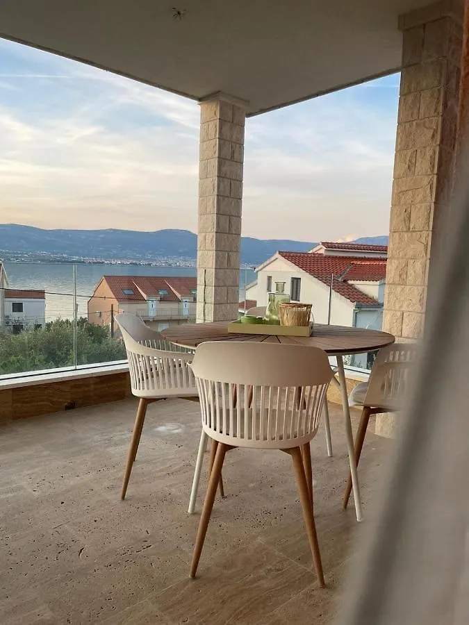 Apartments Belmat Τρογκίρ