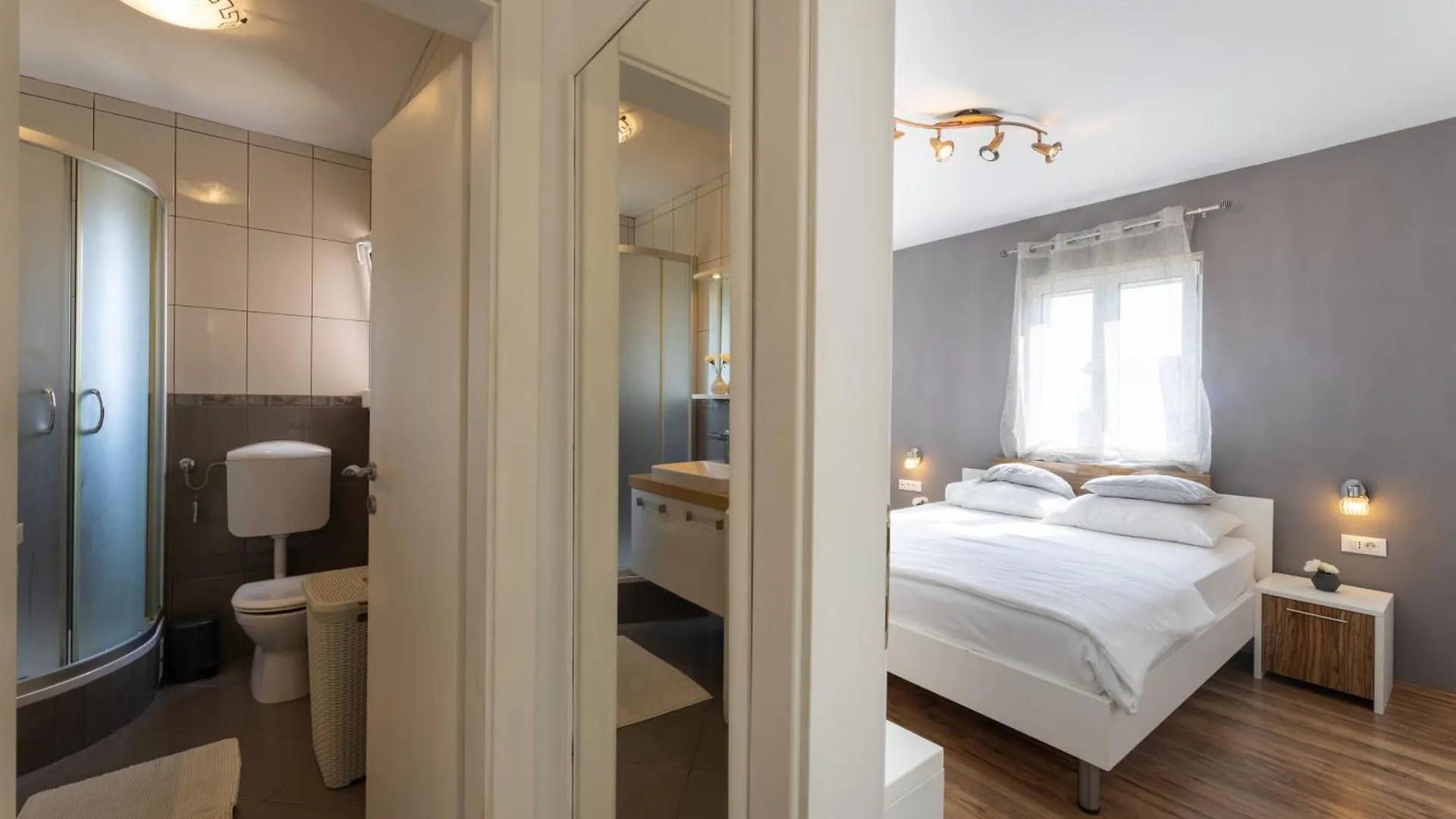 Apartments Belmat Τρογκίρ 0*,