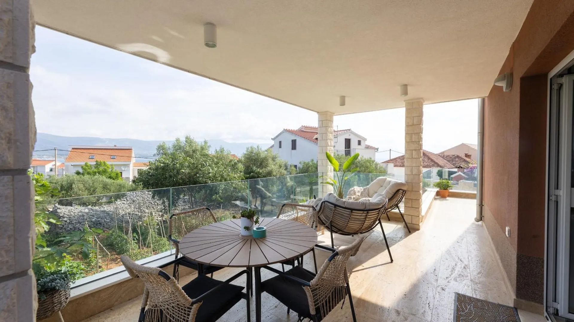 Apartments Belmat Τρογκίρ 0*,